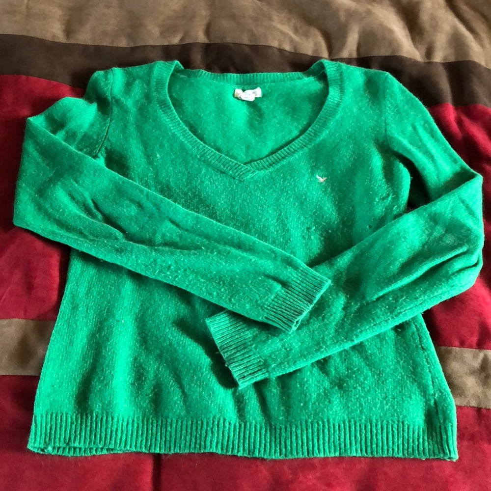Green V-Neck Women’s Sweater - Classic Lightweight Knit